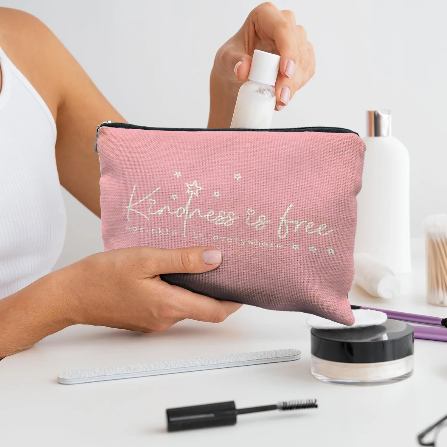 Positive Quote Makeup Bag, Kindness is Free Sprinkle it Everywhere Cosmetic Bag Travel Toiletry Bag, Inspirational Gifts for Women Friends Family Loved Ones, Pink Makeup Pouch