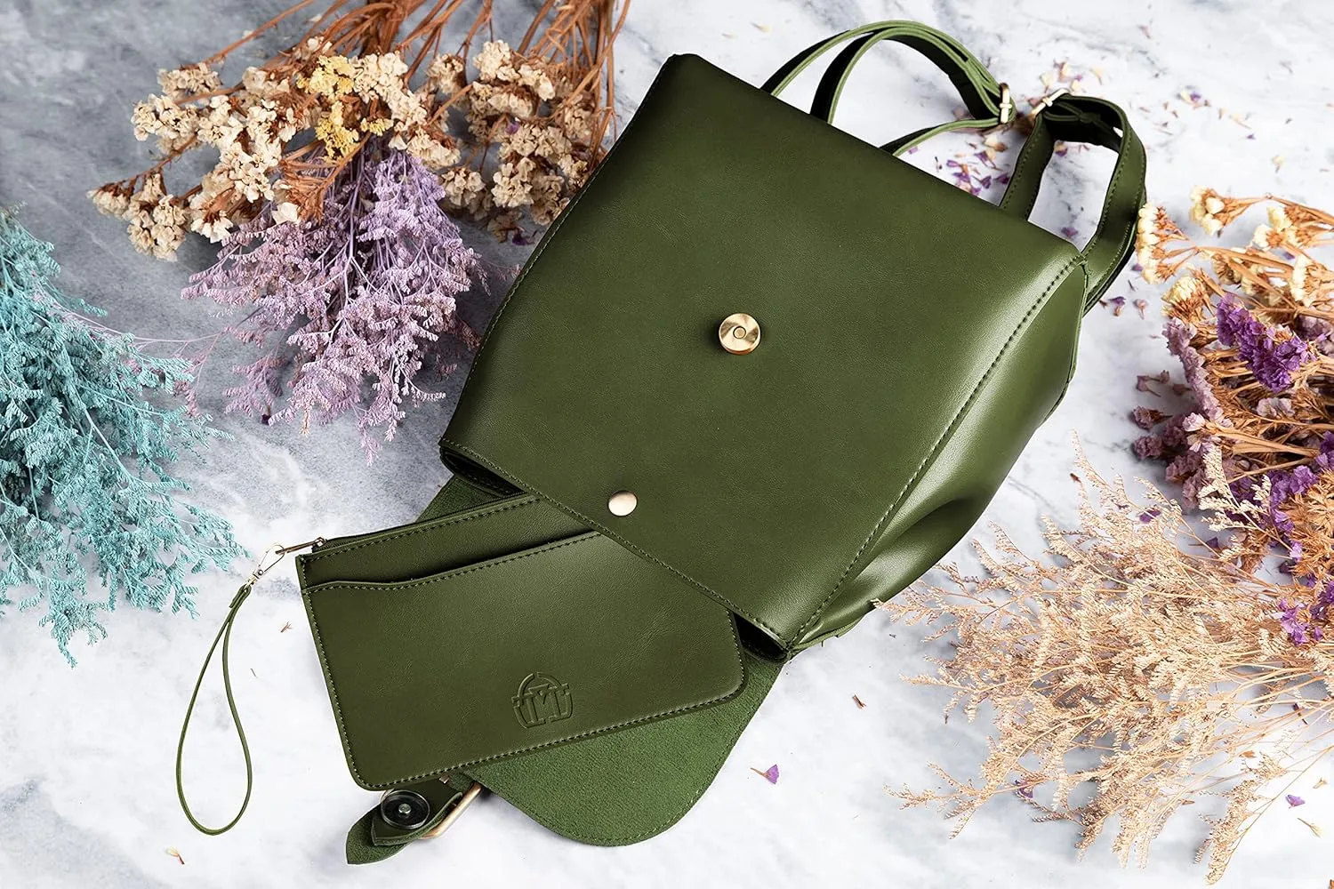 SUNLIGHT LEAVES Simple Vegan Leather Flap 3 Way Convertible Backpack For Women Classic Vintage Faux Leather Fashion Daypack (Green)